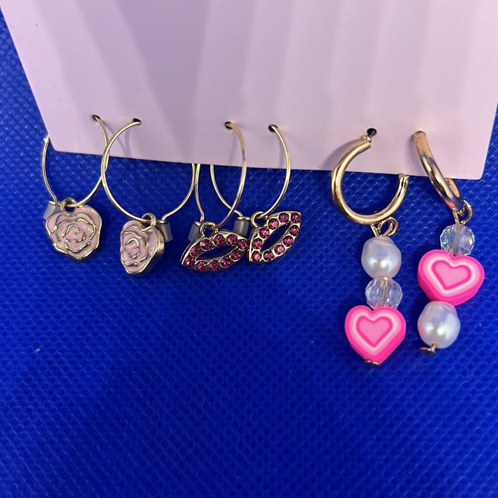 NWT 3pc LOVE rose, lips & heart charm hoop earrings